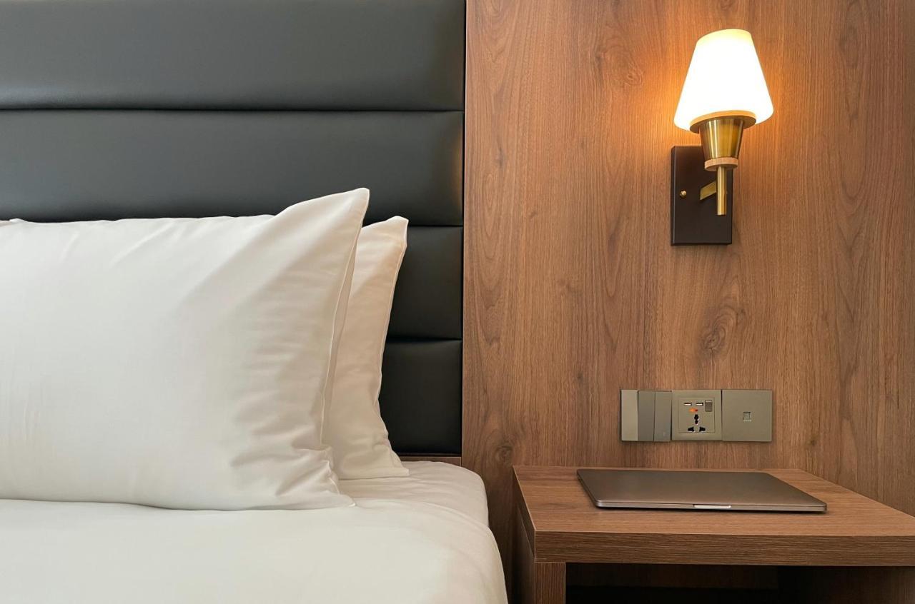 Eleven Inn Tbilisi Esterno foto