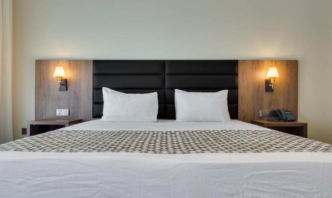Eleven Inn Tbilisi Esterno foto