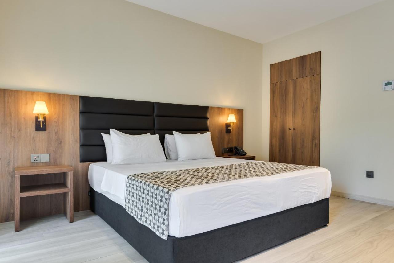Eleven Inn Tbilisi Esterno foto