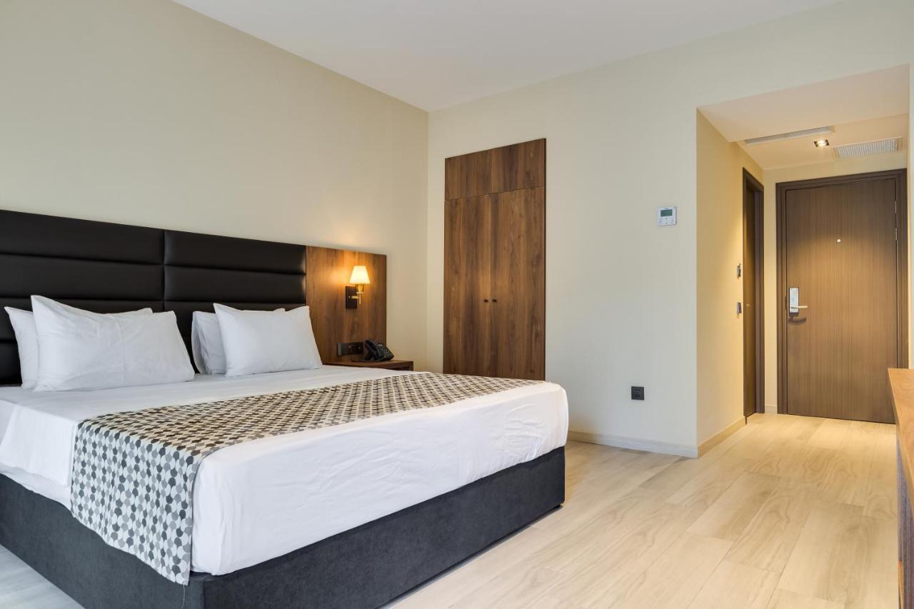 Eleven Inn Tbilisi Esterno foto